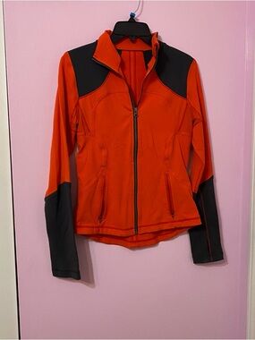 Lululemon forme jacket size 8